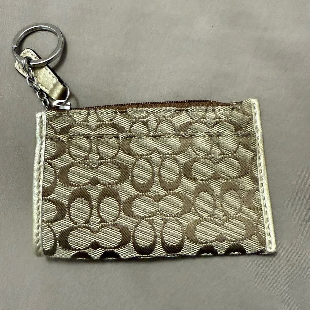 Signature Coach Keychain Wallet - Picture 1 of 3
